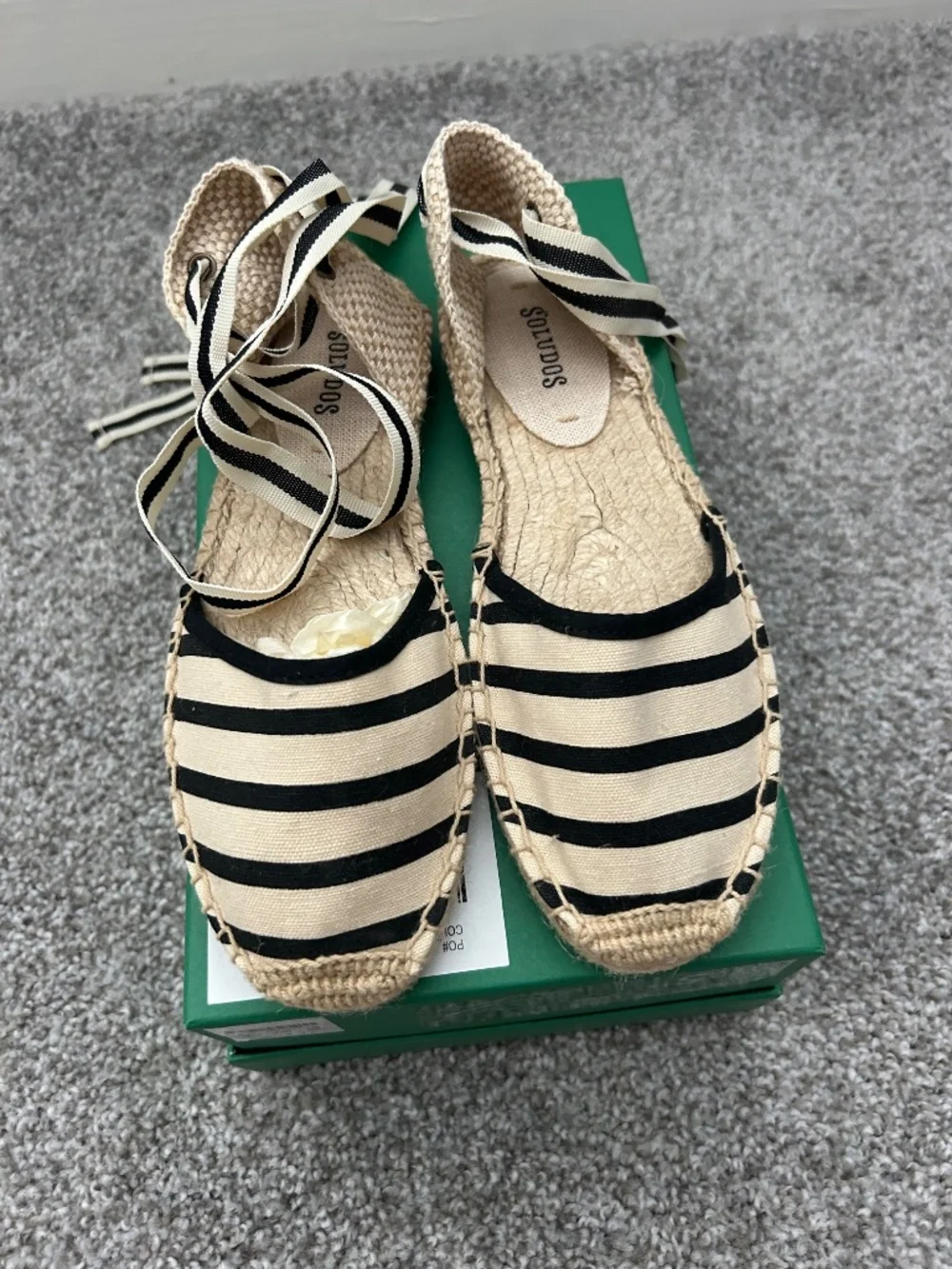 SOLUDOS Black and white ankle tie espadrilles